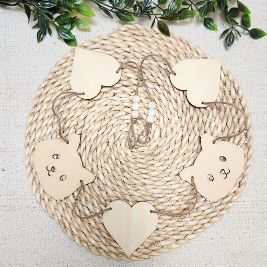 Guirlande chat et cœurs - Bois clair