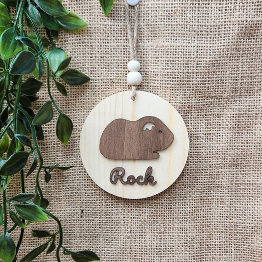 Suspension ronde cochon d'inde - Personnalisée (Bois clair)