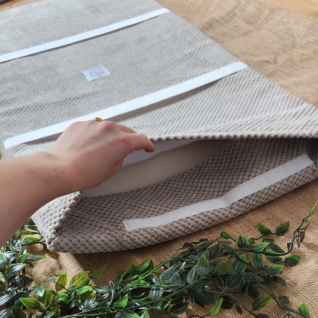 Kikkerkussen in eucalyptus fluweel WATERPROOF