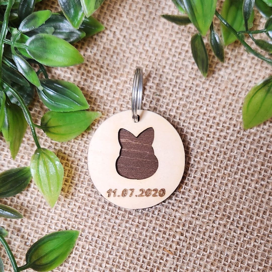 Porte-clés en bois gravé