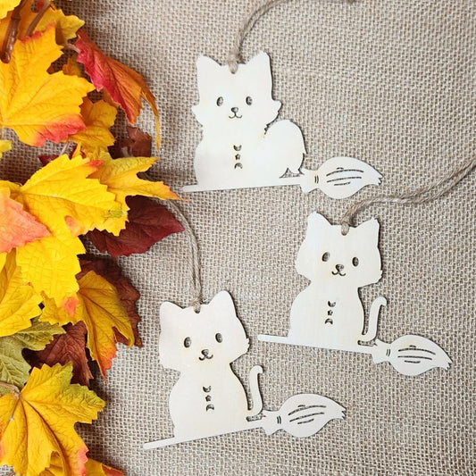 Suspensions Halloween chat sorcière (Bois clair ou foncé)