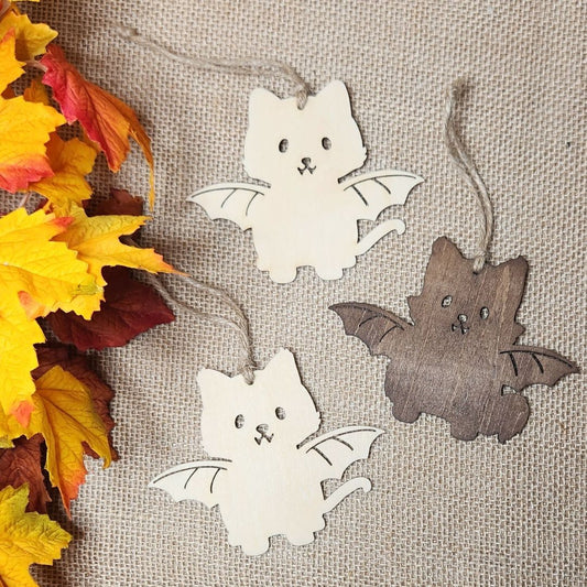 Suspensions Halloween chat chauve souris (Bois clair ou foncé)