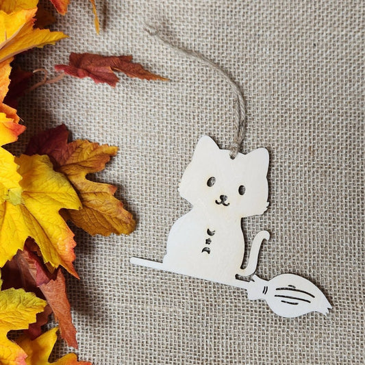 Suspensions Halloween chat sorcière (Bois clair ou foncé)