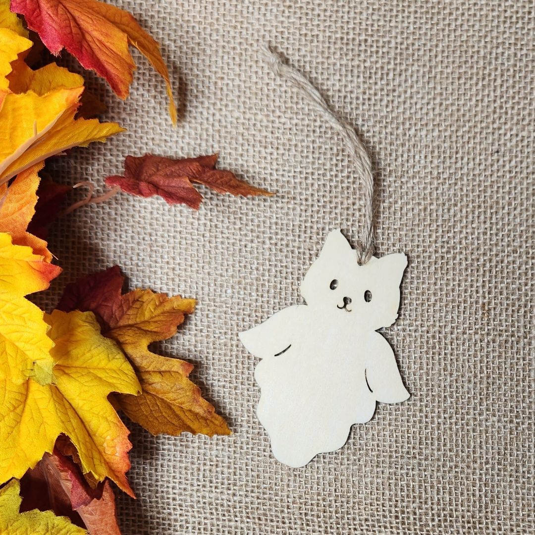 Suspensions Halloween chat fantôme (Bois clair ou foncé)