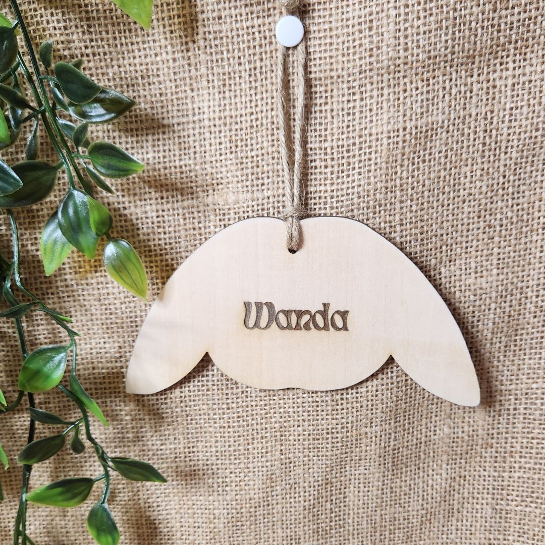 Suspension lapin - Bois clair avec gravure personnalisée