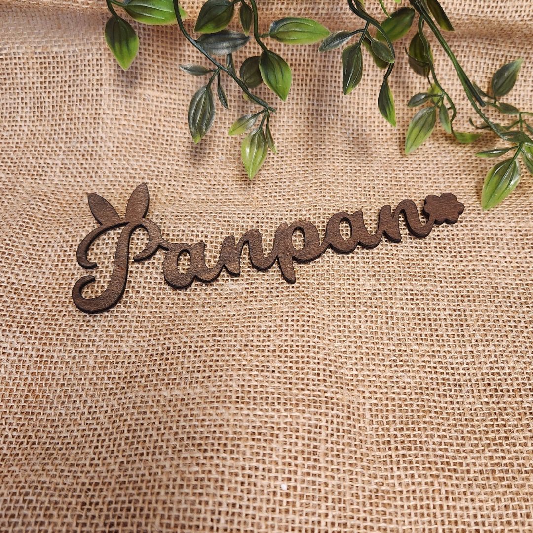Découpe en bois de prénom lapin