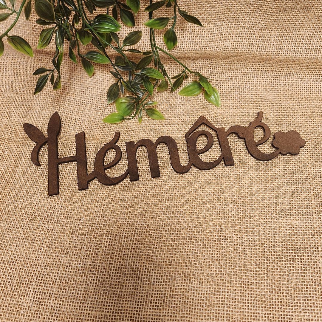 Découpe en bois de prénom lapin