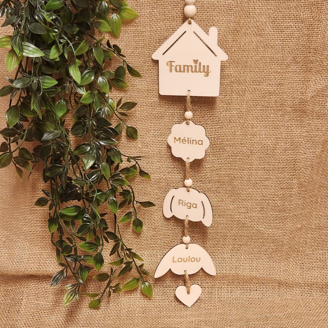 Suspension en bois - Ma petite famille