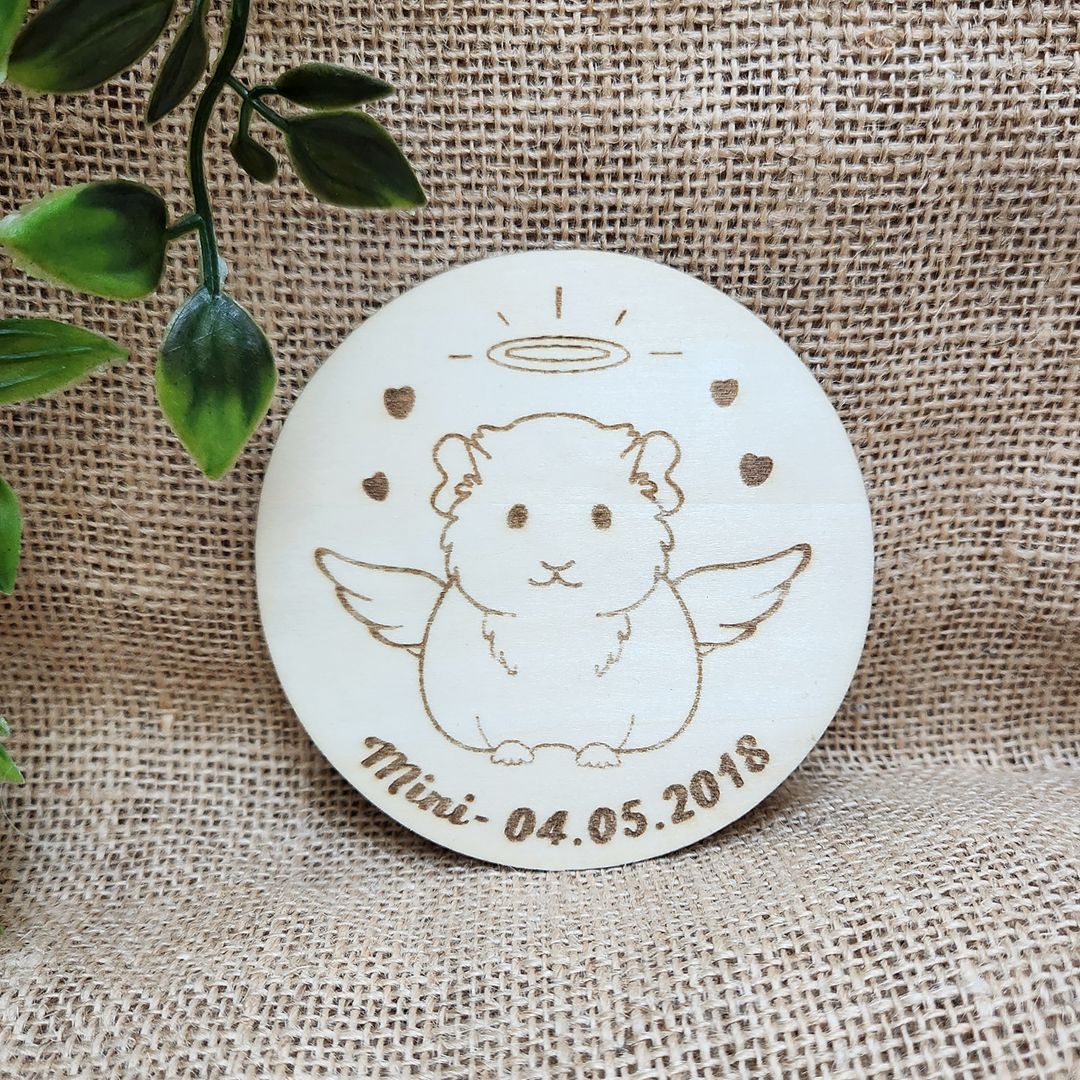Plaque ronde en bois Commémorative "ANGE" 🕊️ - Cochon d'inde + Gravure personnalisée