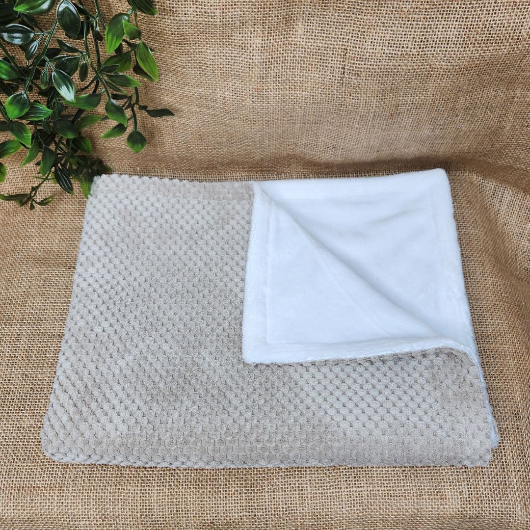 Couverture Nid d'abeille et polaire effet fourrure blanche