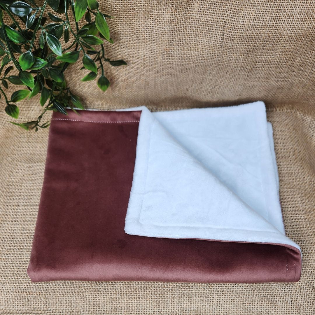 Couverture Velours lisse et polaire effet fourrure blanche