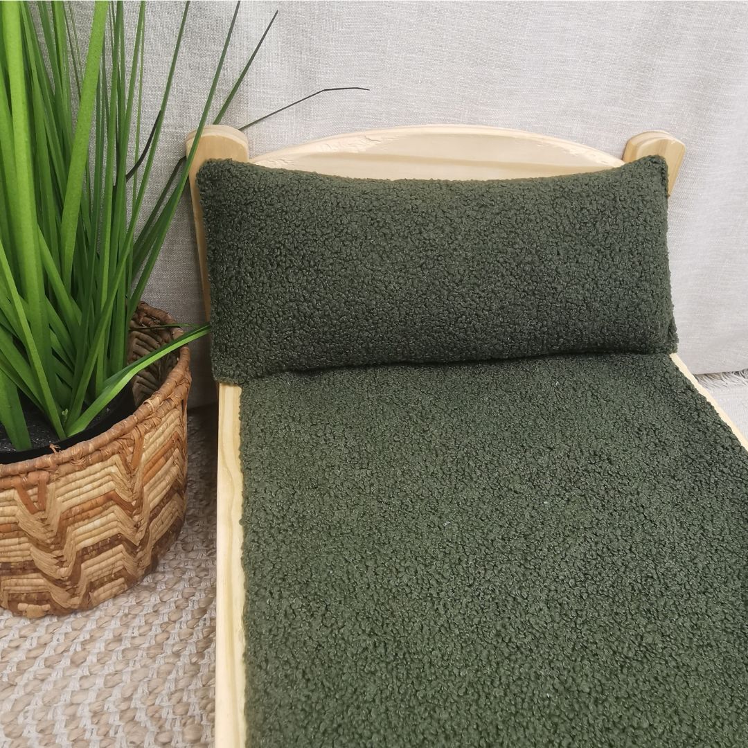 Ensemble lit IKEA - Coussin + Tapis imperméable moumoute kaki