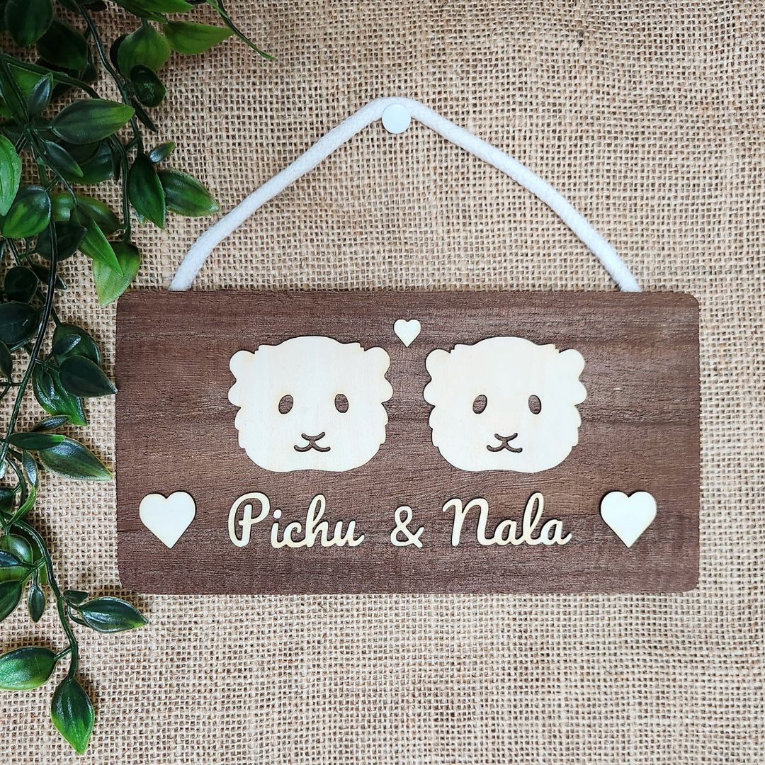 Pancarte rectangulaire des amoureux personnalisée - Cochon d'inde (Bois foncé ou clair)