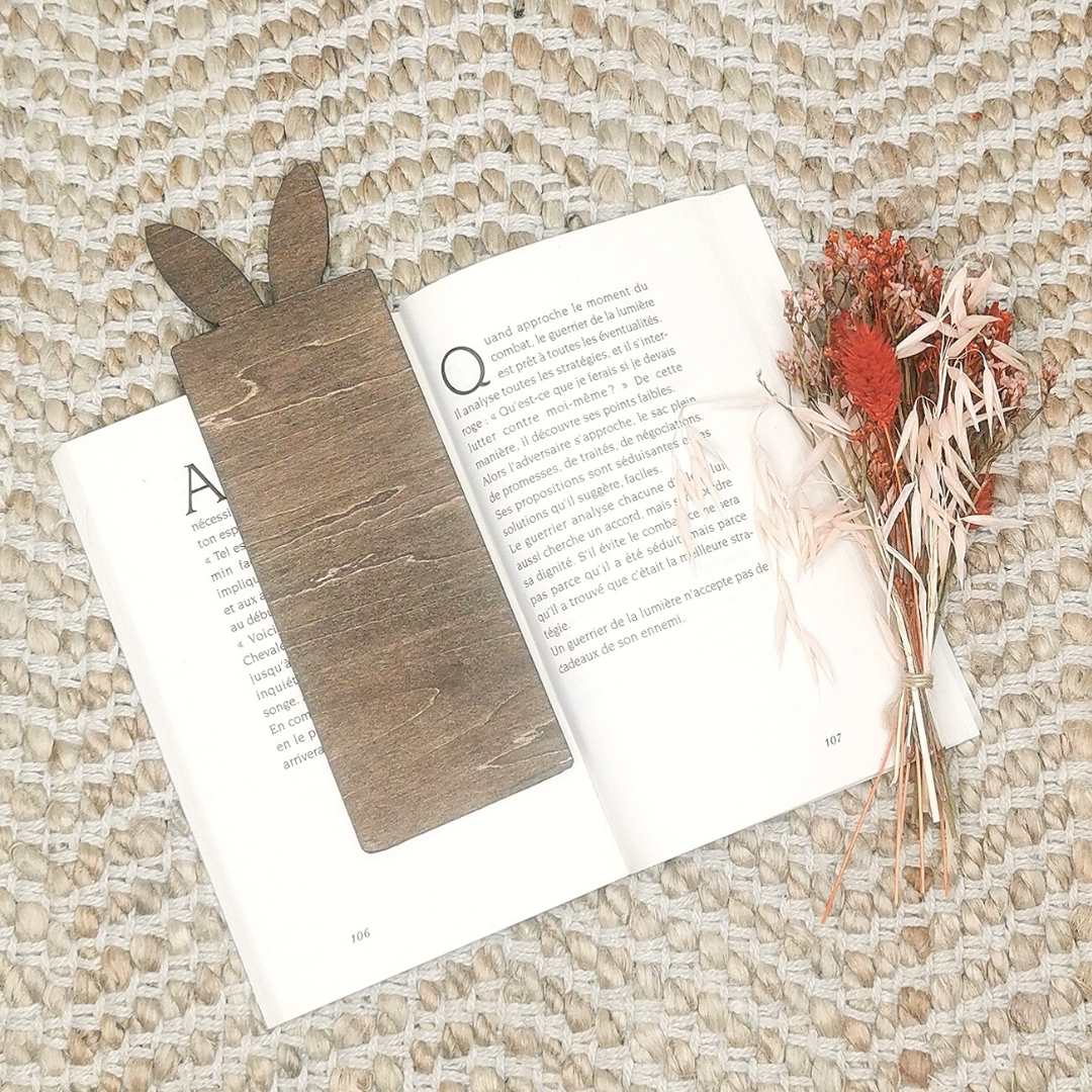 Marque page lapin - Bois foncé