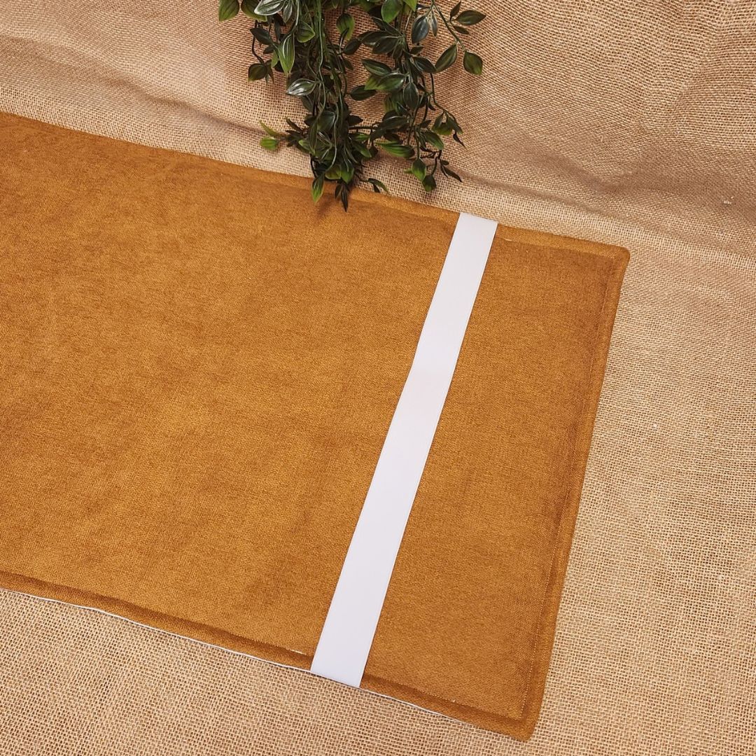 Frog cushion in eucalyptus velvet WATERPROOF