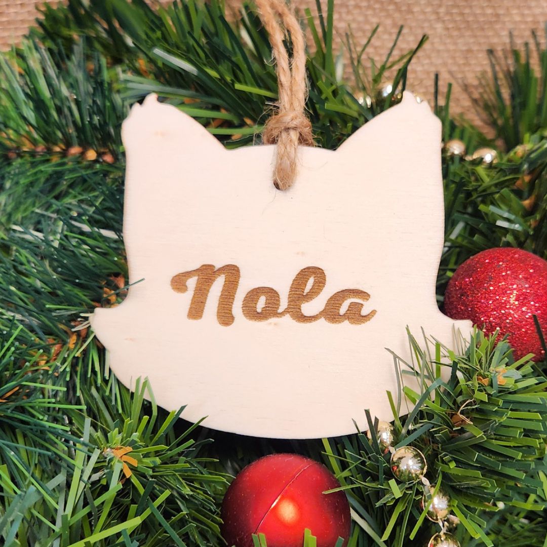 Suspension chat - Bois clair avec gravure personnalisée