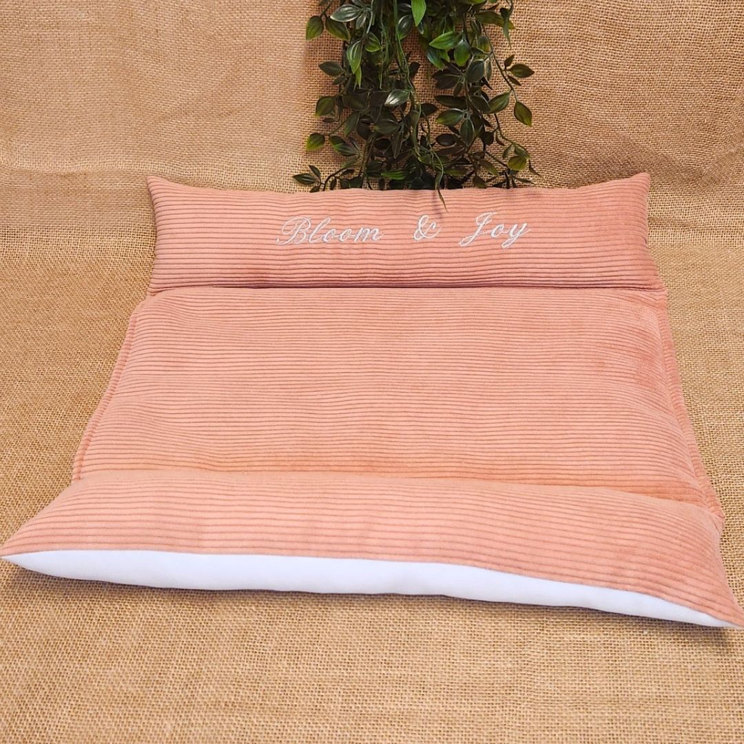 Frog cushion in eucalyptus velvet WATERPROOF